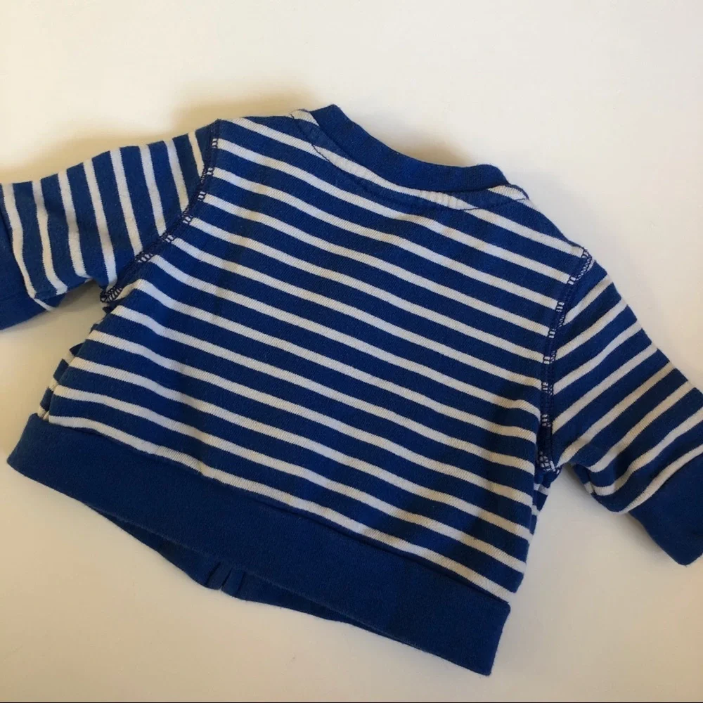 Gap sweater
